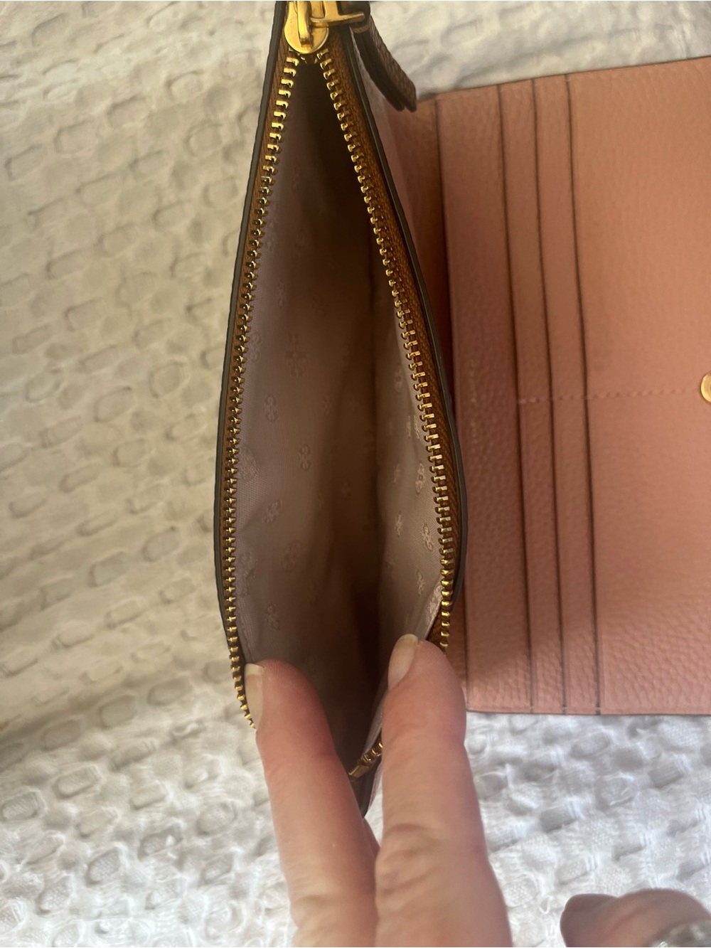 Tory Burch Chestnut Pebbled Leather Continental Wallet with Gold Logo - Picture 5 of 5